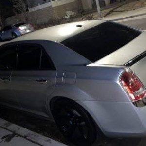 2020 Chrysler 300 srt image 1